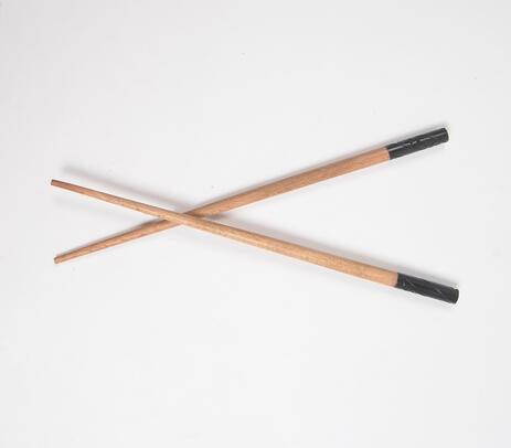 Handmade mango wood & black resin chopsticks (set of 2) - GAAIA