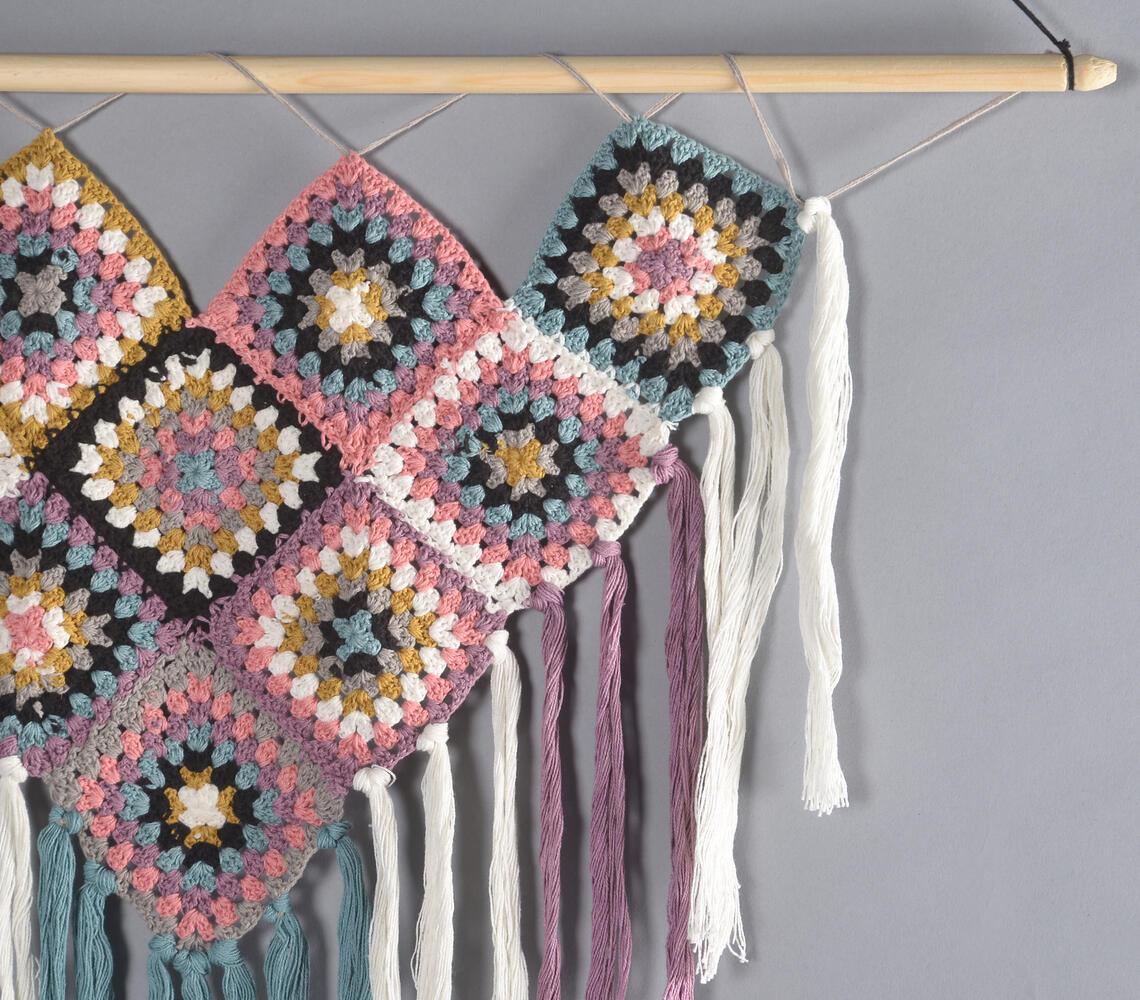 Pastel crochet fringed wall hanging - GAAIA