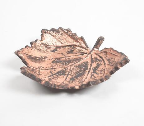 Vintage gold-toned maple leaf tray - GAAIA