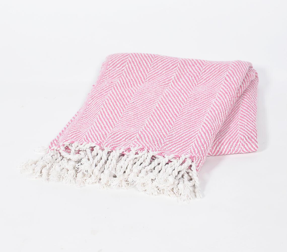 Yarn-Dyed Cotton Pink Chevron Tasseled Throw - GAAIA